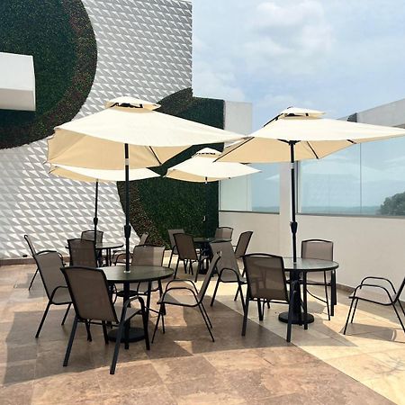 Puerto Santa Ana Suites Guayaquil Exterior foto