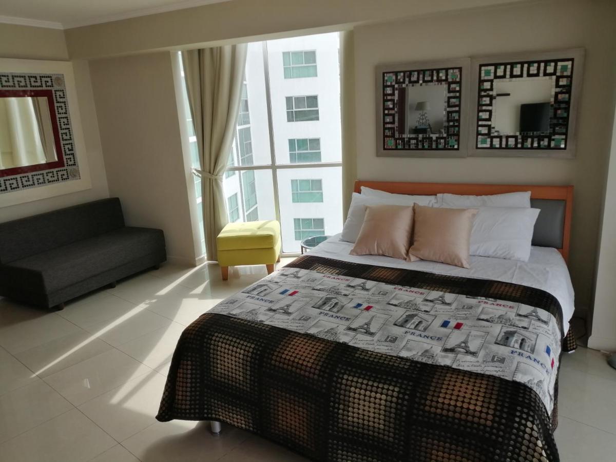 Puerto Santa Ana Suites Guayaquil Exterior foto